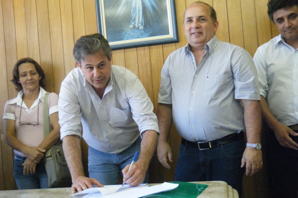 Assinatura Contrato Colégio 17.12.2012