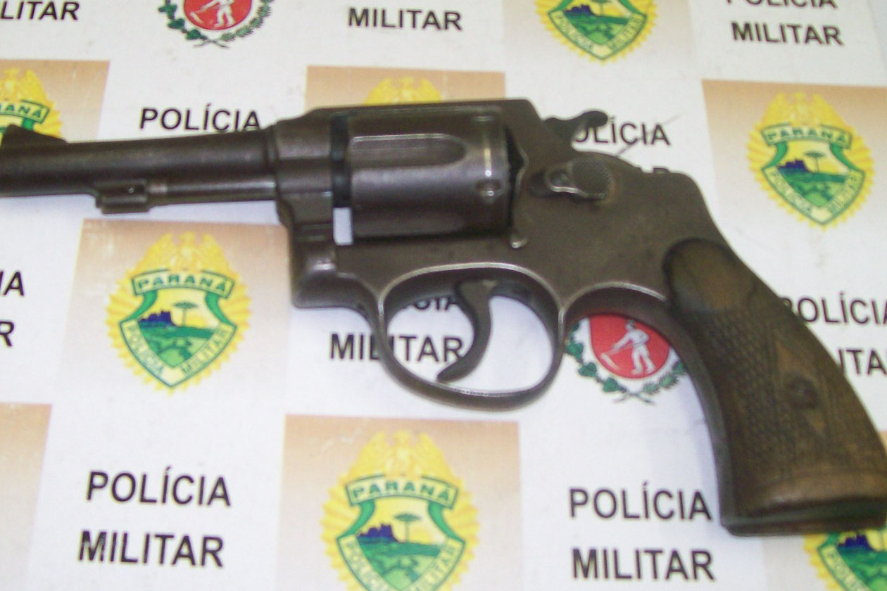 Um revólver calibre 38