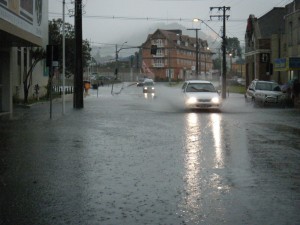 Porto União da Vitória sofre com forte chuva durante a tarde 07.01.2014 02