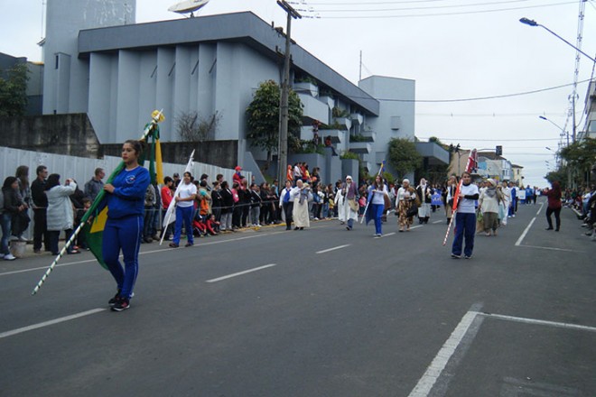 Desfile do ano de 2013, nas comemoração do aniversario de Porto União Foto DOC Rádio Colmeia/ Marciel Borges