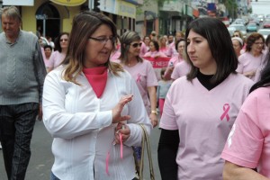 Rede Feminina realiza caminhada do “Outubro Rosa” em Porto União da Vitória 08.10.2014 06