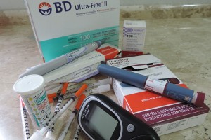 Conjunto de equipamentos utilizado por um diabetico Foto: Marciel Borges/ Rádio Colmeia