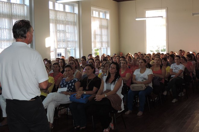 Professores da Rede Municipal de Porto União recebem Tablet 26.03.2015 02
