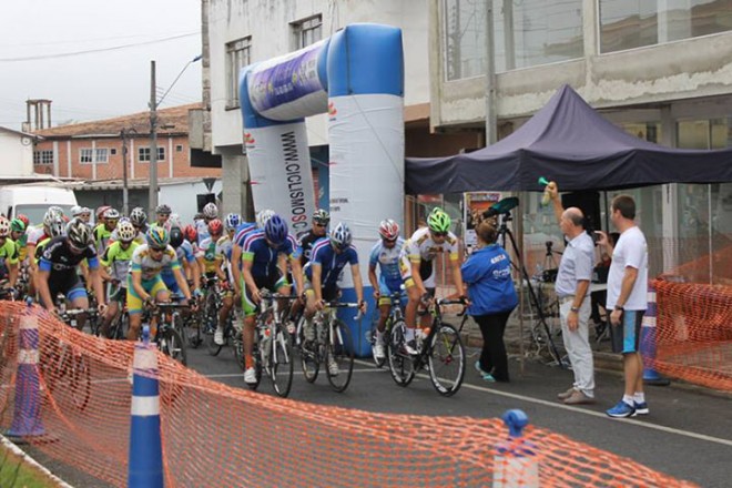 Mais de 300 ciclistas participam da edição  2015 do Tour do Contestado em Porto União Foto: Divulgação